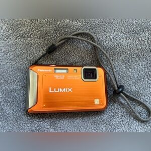 Panansonic LUMIX Waterproof Camera